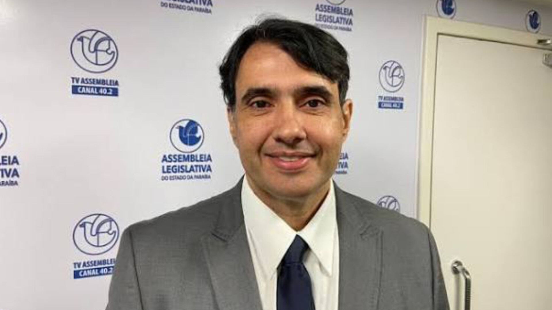 TRE-PB autoriza André Gadelha a disputar o Senado com apenas um suplente