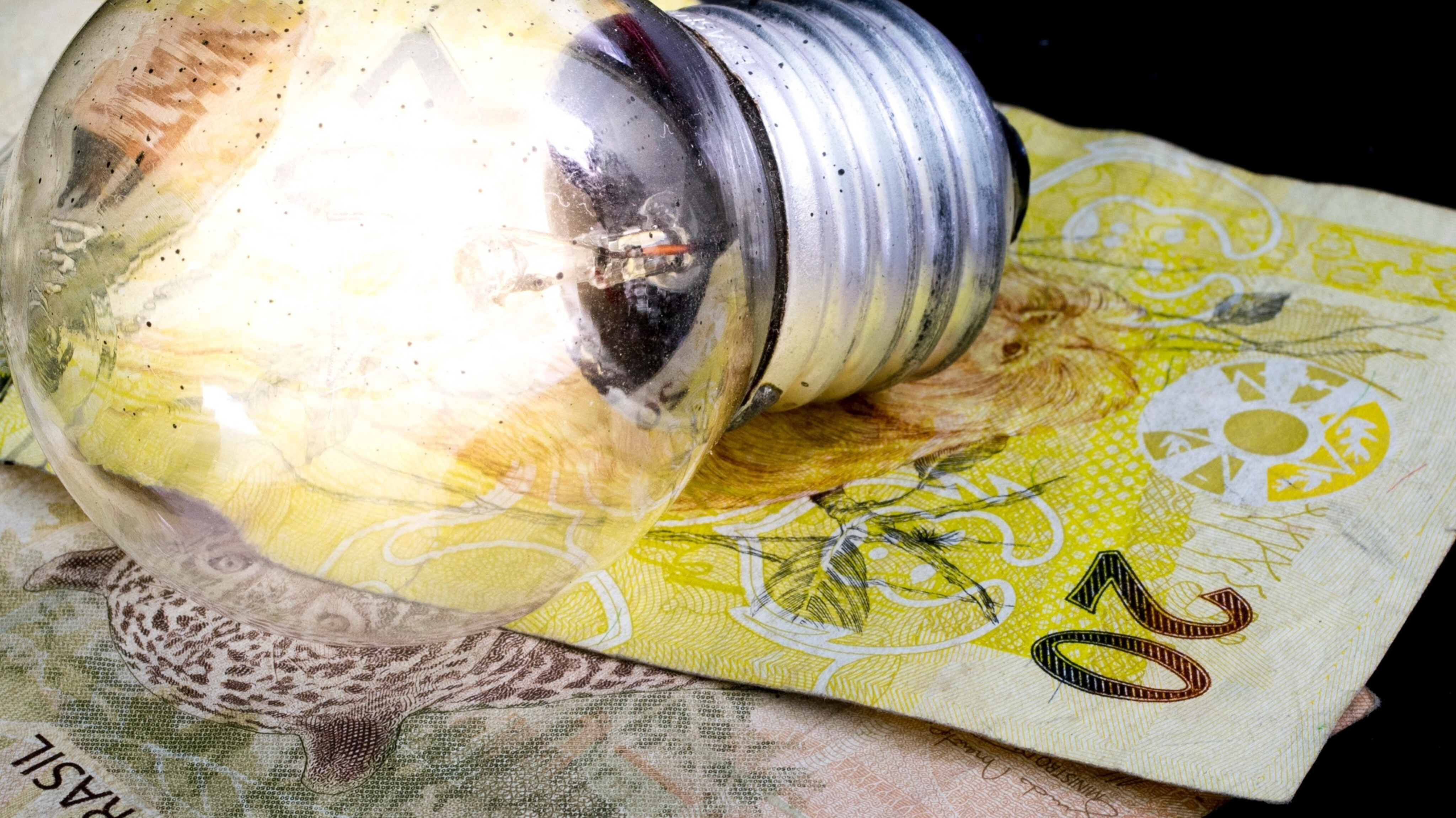 Conta de Luz Fica Mais Barata em Dezembro com Bandeira Amarela