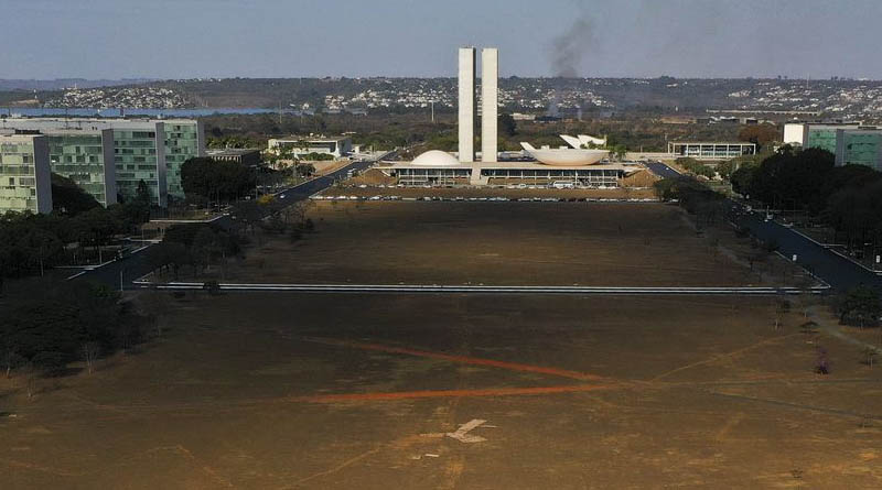 Comissão aprova fim da escala 6x1 e redução da jornada de trabalho; proposta seguirá para a análise do plenário do Senado