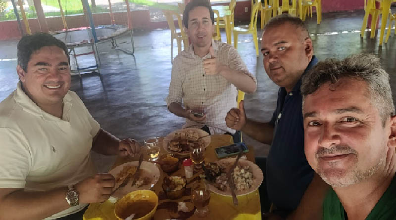 MARIZÓPOLIS: Prefeito Lucas Braga e o advogado Abdon Lopes almoçam juntos - IMAGEM